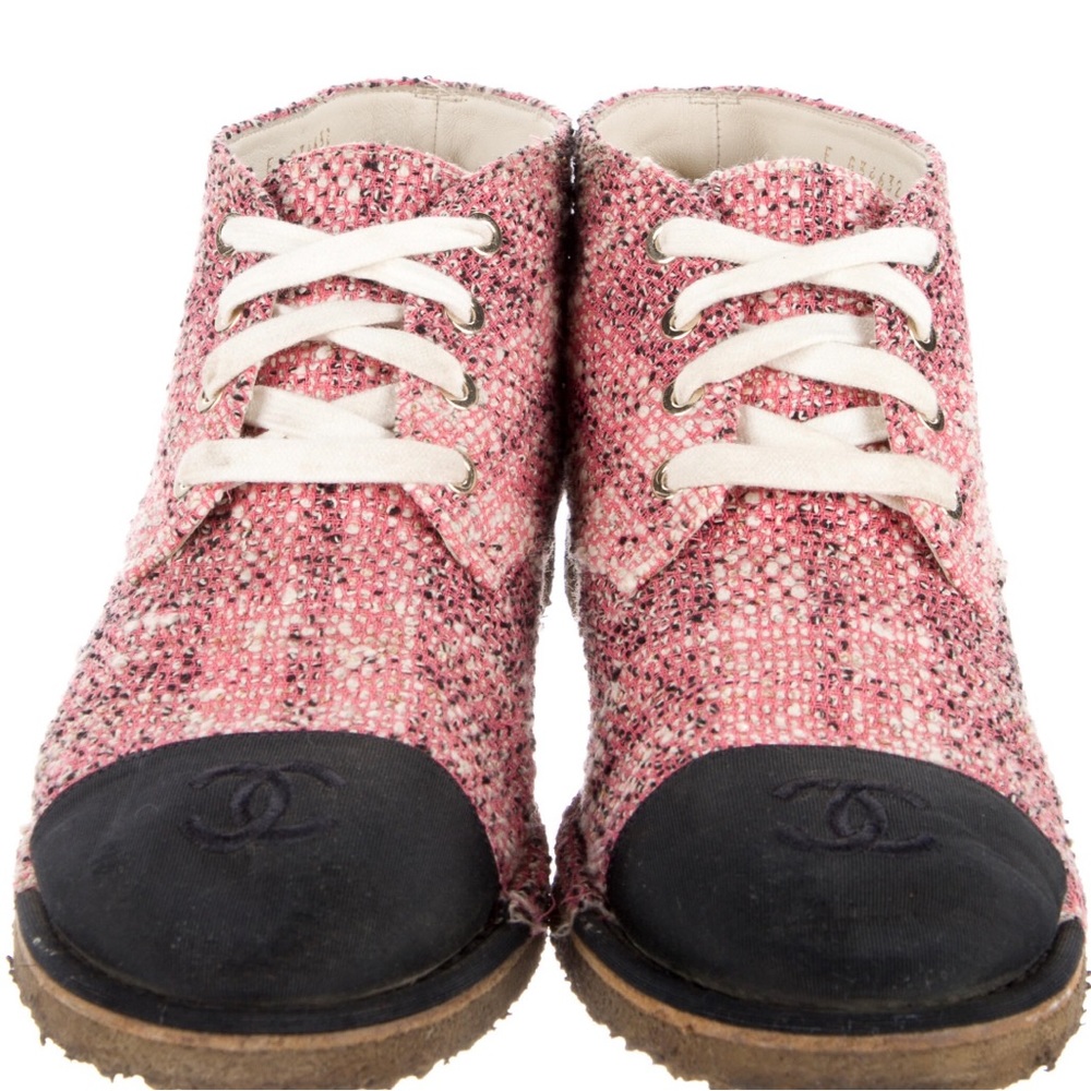 Chanel pink Tweed  CC logo combat boots booties 39 // Authentic/ RARE